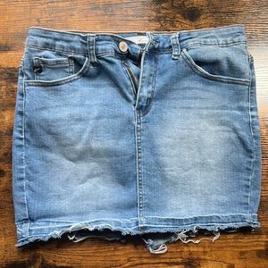 Women’s Denim Skirt with Frayed Edge and Small Split in Back Size 9 or 28